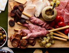 How To Make a Kosher Charcuterie Platter How To Make a Kosher Charcuterie Platter