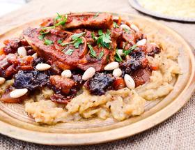Lamb Shanks With Caramelized Onions and Tanzeya Lamb Shanks With Caramelized Onions and Tanzeya